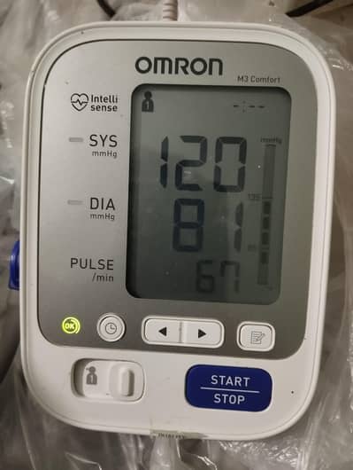 OMRON BLOOD PRESSURE MACHINE AND MONITOR