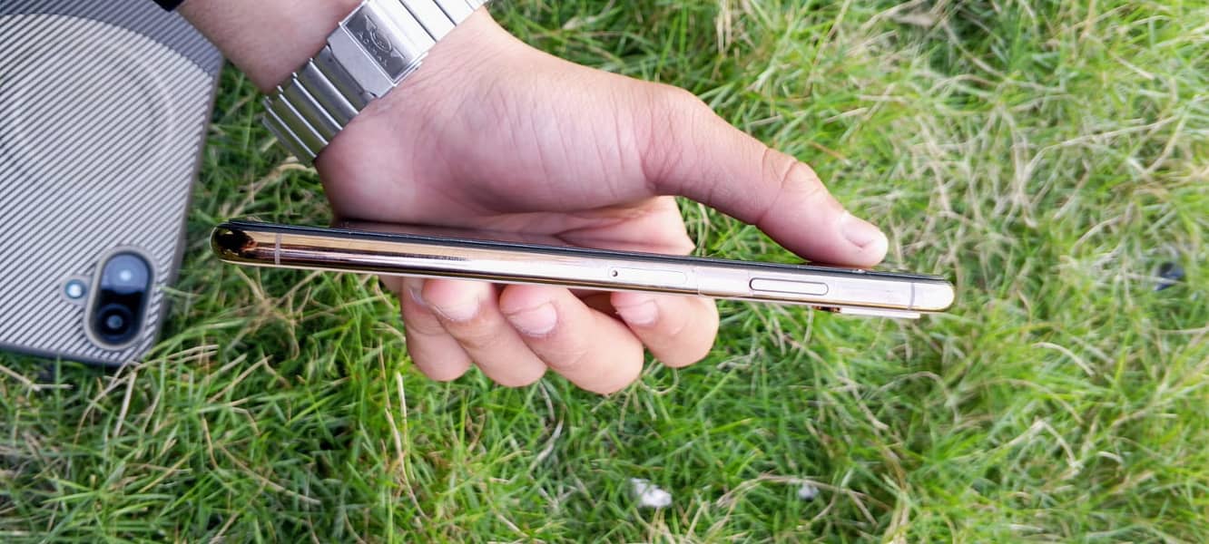 Apple iPhone XS Max 2