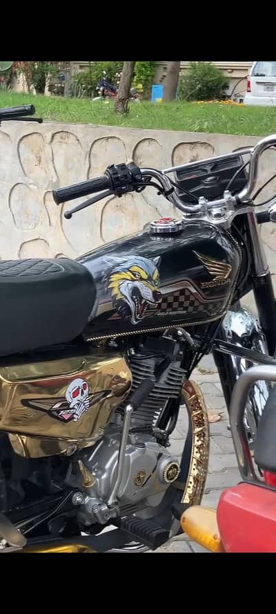 Honda 125 Self start  Gold Edition August  2024 Model With Lush condit