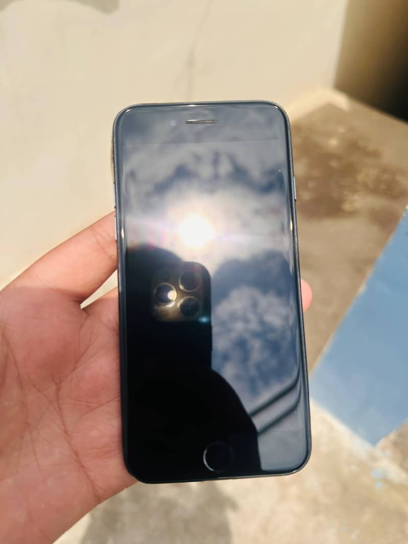 iPhone SE 3rd generation 3