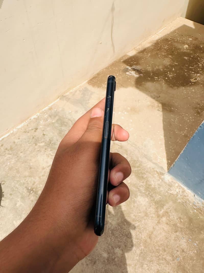 iPhone SE 3rd generation 4