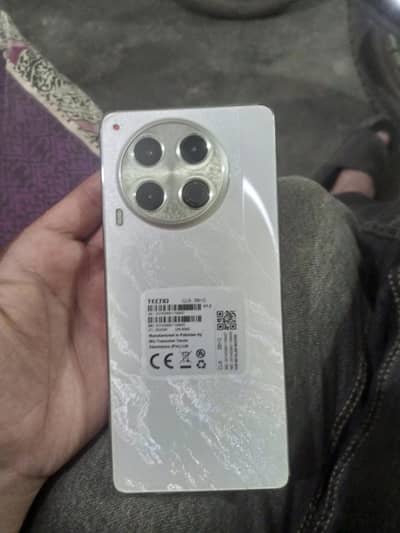 Tecno Camon 30