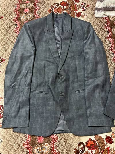 court- west court and pant for sell