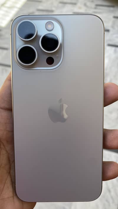 iPhone 15 pro max natural titanium