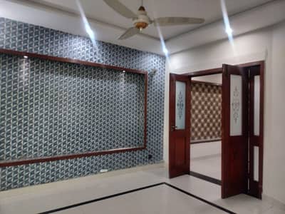 10 Marla House In Beautiful Location Of Bahria Town - Block DD In Lahore