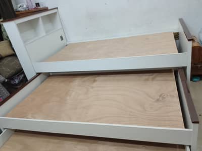 Trundle bed