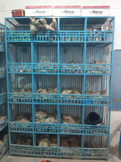 تین الماریاں اچھی کوالٹی کی ہیں