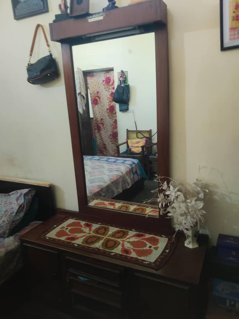 Dressing table 0