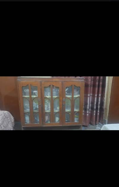 showcase for utensils