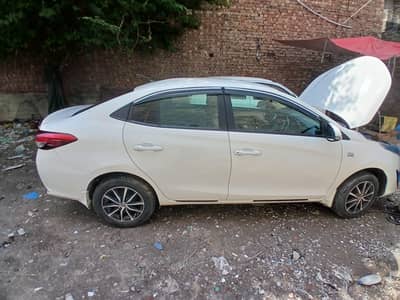 toyota yaris 1.3 cvt automatic full. option