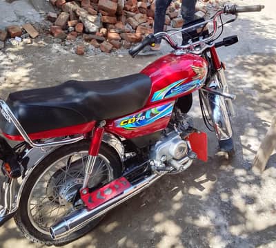 Honda Cd 70 only 7000 km,s driven All oky new condition all original