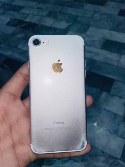 iPhone 7 128gb (pta)