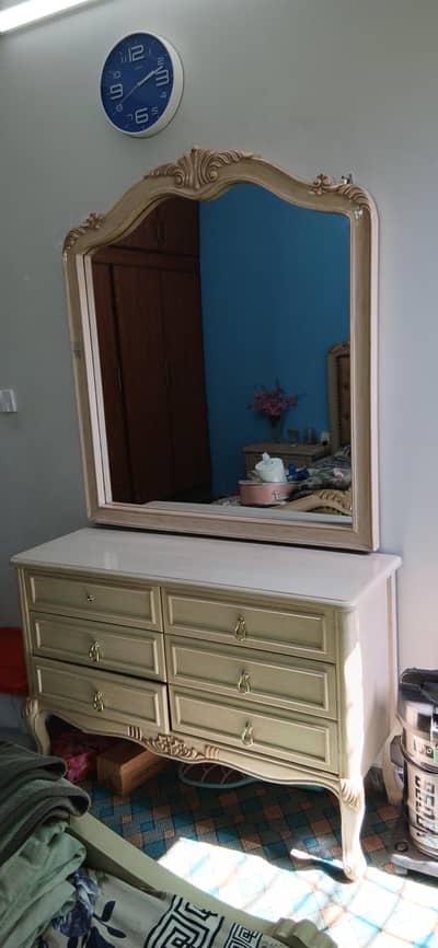 Dressing Table made with pure Wood Shesham
