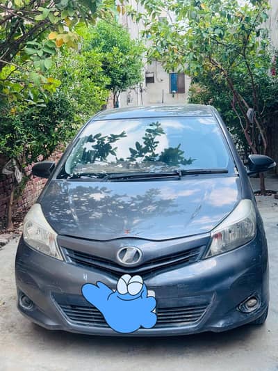 Toyota vitz 2012 number 2015