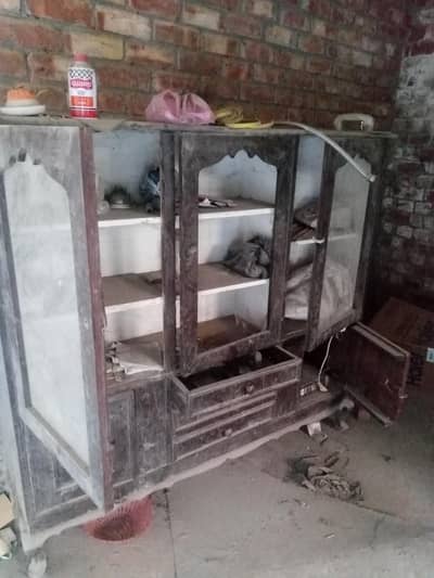 old but useable show case , shenghar shesha, bed