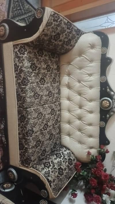 Sofa Set 6 Seater new Condition irgent sale