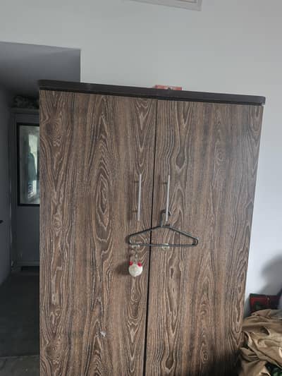 good condetion wooderobe