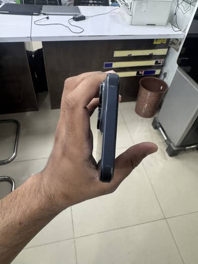 IPHONE 15 Pro max Factory Unlock