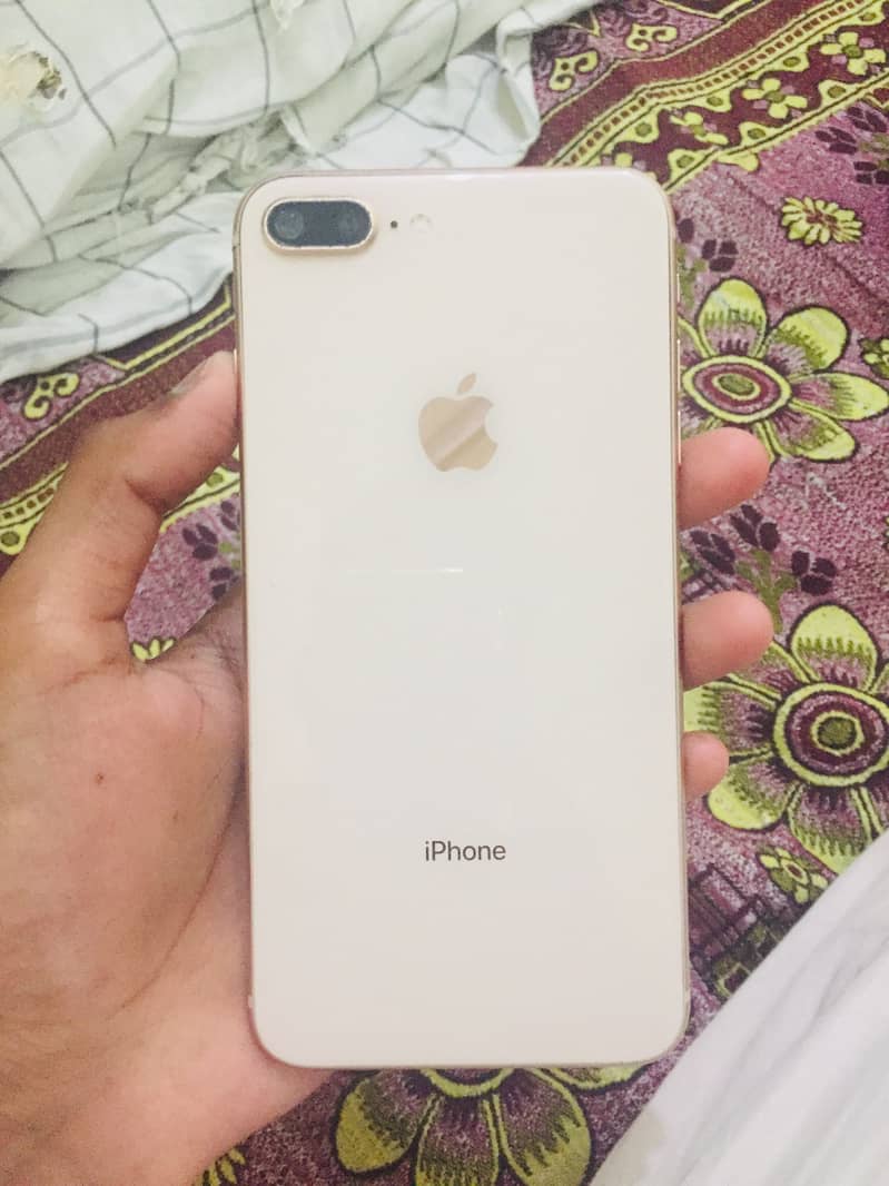 iPhone 8+ 1