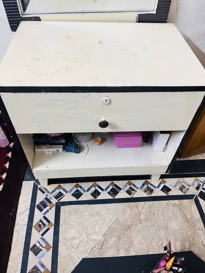 Bed with sight table and mirror