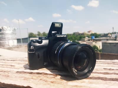 Olympus E-400 DSLR Camera – Compact & Lightweight