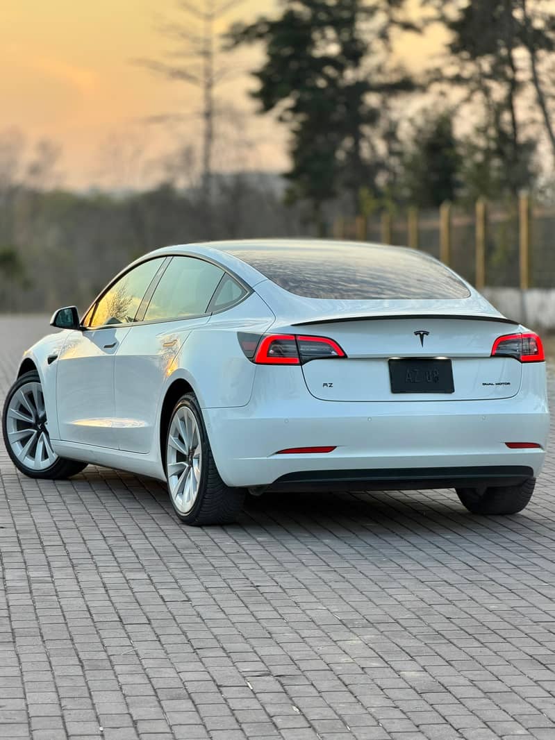 Tesla 1