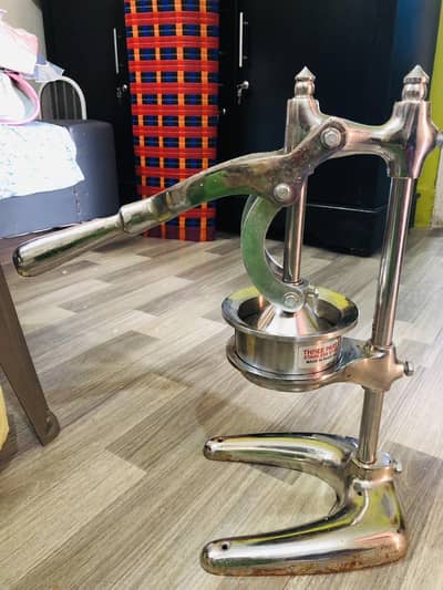 manual juicer machine excellent condition