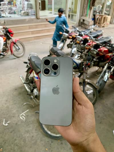 iphone 15 pro 256 GB JV