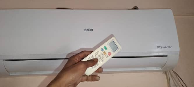 Haier AC DC inverter 1.5 tan urgent for sale WhatsApp 03239608987