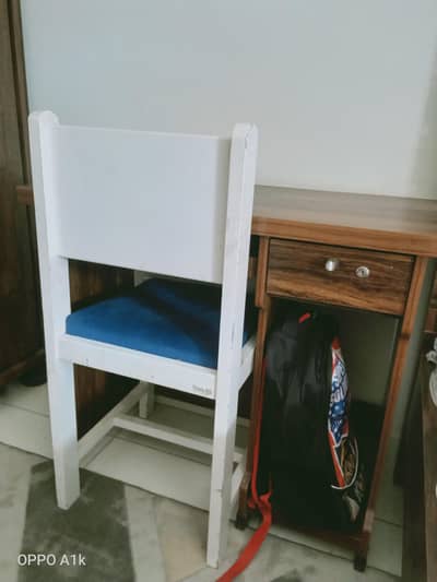 kids study table with chair