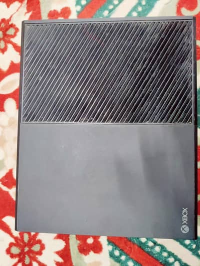 Xbox one 500 gb online slightly used 10/10 condition many games l