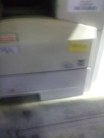 use m hi copy black ho rahi hi on ho