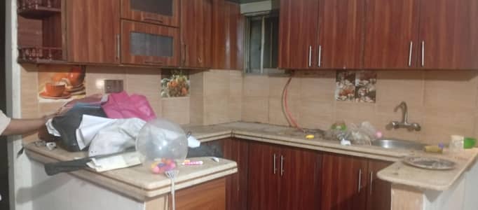 2BL 700 SQFT 2 FLOOR GOOD CONDITION SWEET WATER. . .