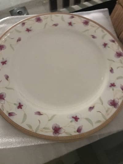 Dining plates