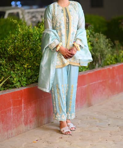 hand embroidery wedding dress