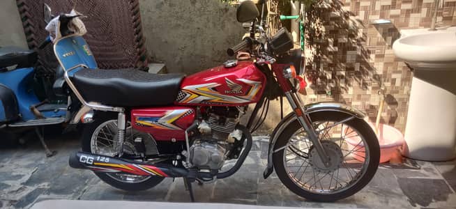 Honda CG 125 2025 2756km Brand New Condition 10/10