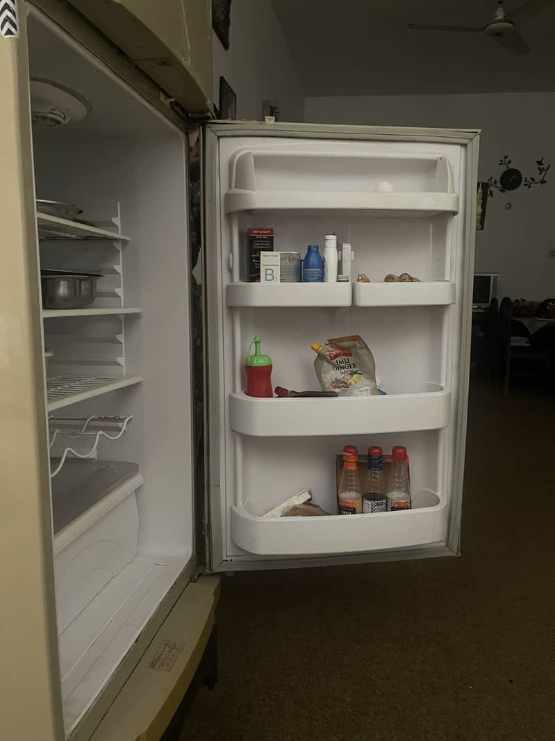 Refrigerator 0