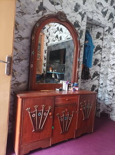 dressing table
