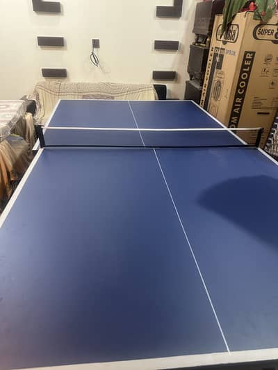 Table tennis table with net