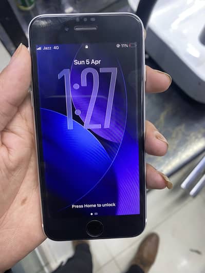 i phone se pta aproda wahit colour All ok