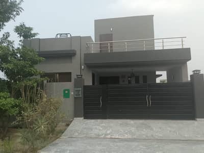 I SELL 8 MARLA SINGLE STOREY SLIGHTLY USED HOUSE IN BAHRIA ORCHARD LAHORE. PHASE 2 J-BLOCK