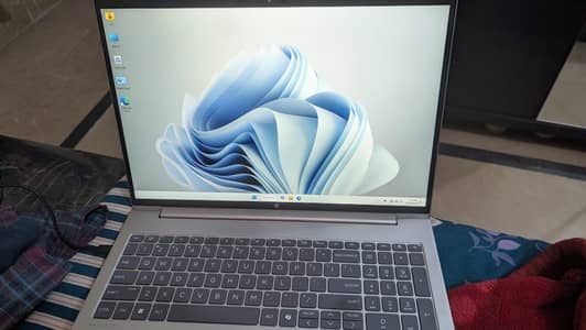 HP ProBook 460 G11 – Core Ultra 5 – 16GB RAM