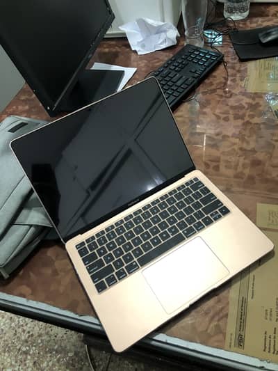 MacBook Air i3