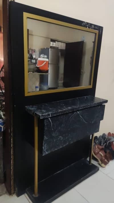 Wooden Dressing Table With Single Drawer