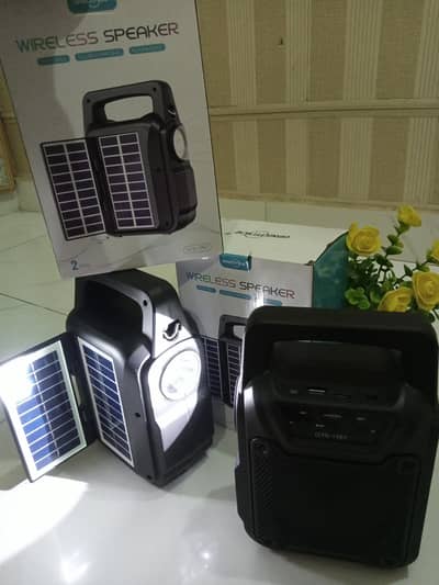Blue Tooth Speaker Double Bettery Double Solar charging with Light