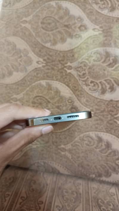 14 pro max gold non pata jv