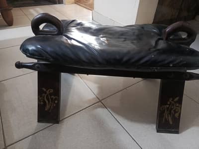 selling my 2 wooden sehtti condition is 8/10