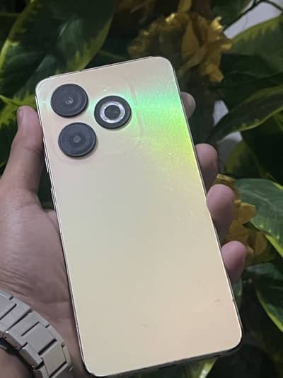 Infinix smart 8 all ok 5000mh battery 4/64 golden color without box