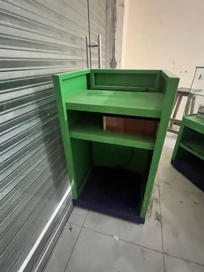 2 counter 1 cash counter