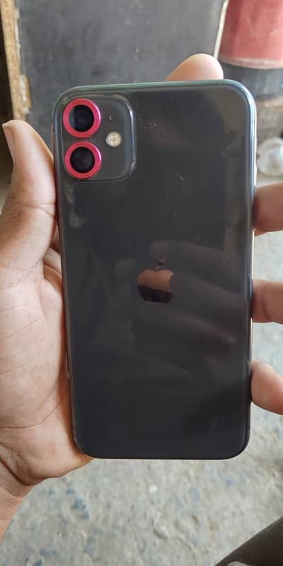 iPhone 11 . . 64gb (non pta) battery 82